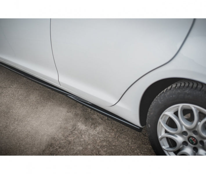 Maxton Design Seitenschweller Ansatz für Alfa Romeo Giulietta Facelift schwarz Hochglanz