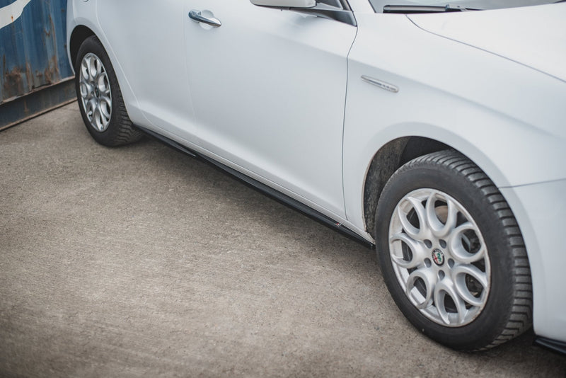 Maxton Design Seitenschweller Ansatz für Alfa Romeo Giulietta Facelift schwarz Hochglanz - Beast Performance Fahrzeugtechnik OHG