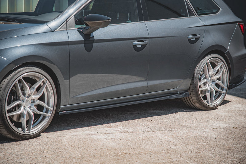 Maxton Design Seitenschweller Ansatz für V.4 Seat Leon Cupra / FR Mk3 FL schwarz matt - Beast Performance Fahrzeugtechnik OHG