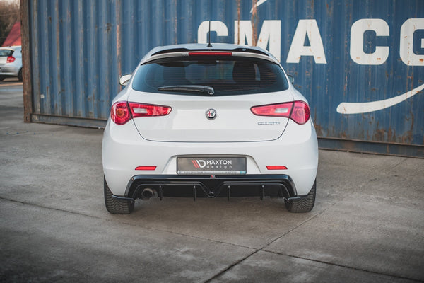 Maxton Design Heck Ansatz Flaps Diffusor V.3 für Alfa Romeo Giulietta Facelift Carbon Look - Beast Performance Fahrzeugtechnik OHG